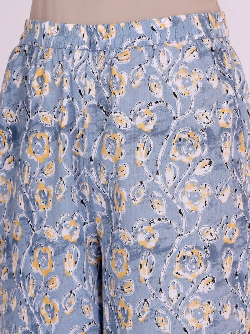 Women Floral Printed Regular Kurta with Trousers