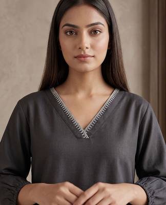 Women Regular Thread Work Kurta with Trousers 5