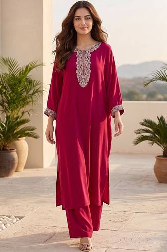 Women Ethnic Motifs Embroidered Regular Thread Work Kurta with Trousers