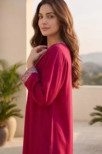 Women Ethnic Motifs Embroidered Regular Thread Work Kurta with Trousers