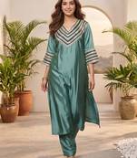 Women Yoke Design Regular Kurta with Trousers