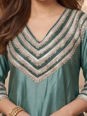 Women Yoke Design Regular Kurta with Trousers 2