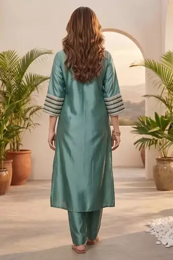 Women Yoke Design Regular Kurta with Trousers
