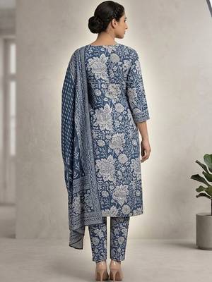 Women Floral Printed Regular Kurta with Trousers & With Dupatta 3