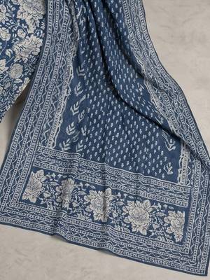 Women Floral Printed Regular Kurta with Trousers & With Dupatta 4