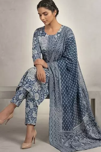 Women Floral Printed Regular Kurta with Trousers & With Dupatta
