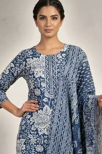 Women Floral Printed Regular Kurta with Trousers & With Dupatta