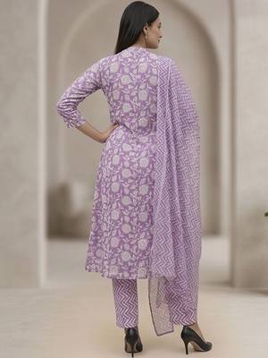 Women Floral Printed Regular Thread Work Pure Cotton Kurta with Trousers & With Dupatta 3