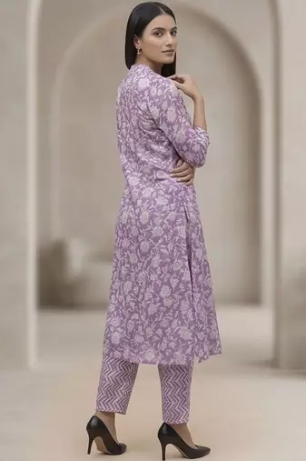 Women Floral Printed Regular Thread Work Pure Cotton Kurta with Trousers & With Dupatta
