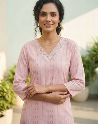 Women Printed Regular Thread Work Kurta with Trousers 4