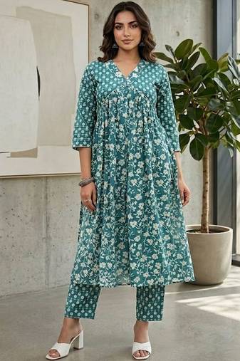 women floral printed empire kurta with trousers