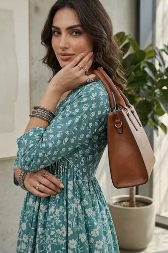 Women Floral Printed Empire Kurta with Trousers