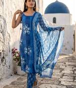 Women Ethnic Motifs Printed Regular Kurta with Trousers & With Dupatta