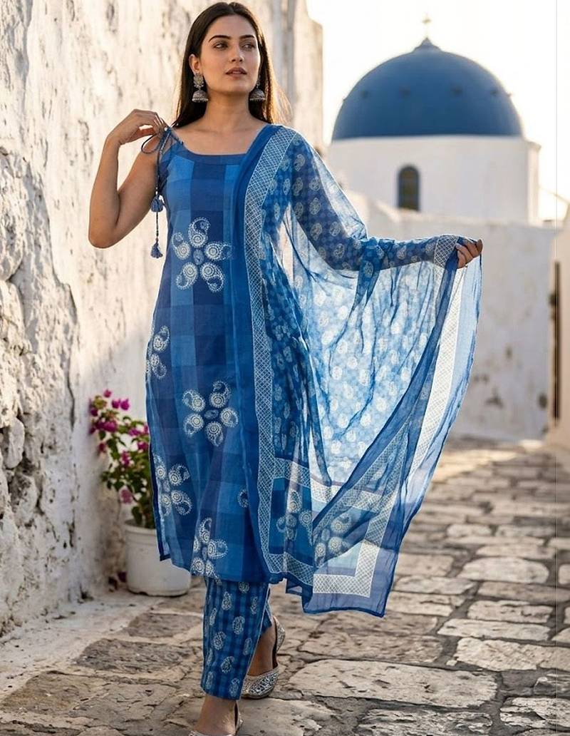 Women Ethnic Motifs Printed Regular Kurta with Trousers & With Dupatta