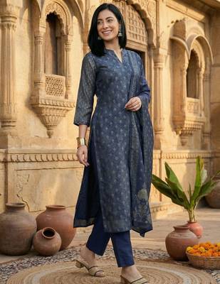 Women Floral Printed Regular Chanderi Silk Kurta with Trousers & With Dupatta 4