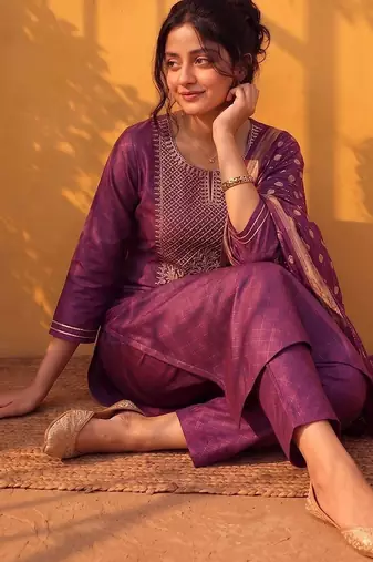 Women Ethnic Motifs Embroidered Regular Gotta Patti Kurta with Trousers & With Dupatta