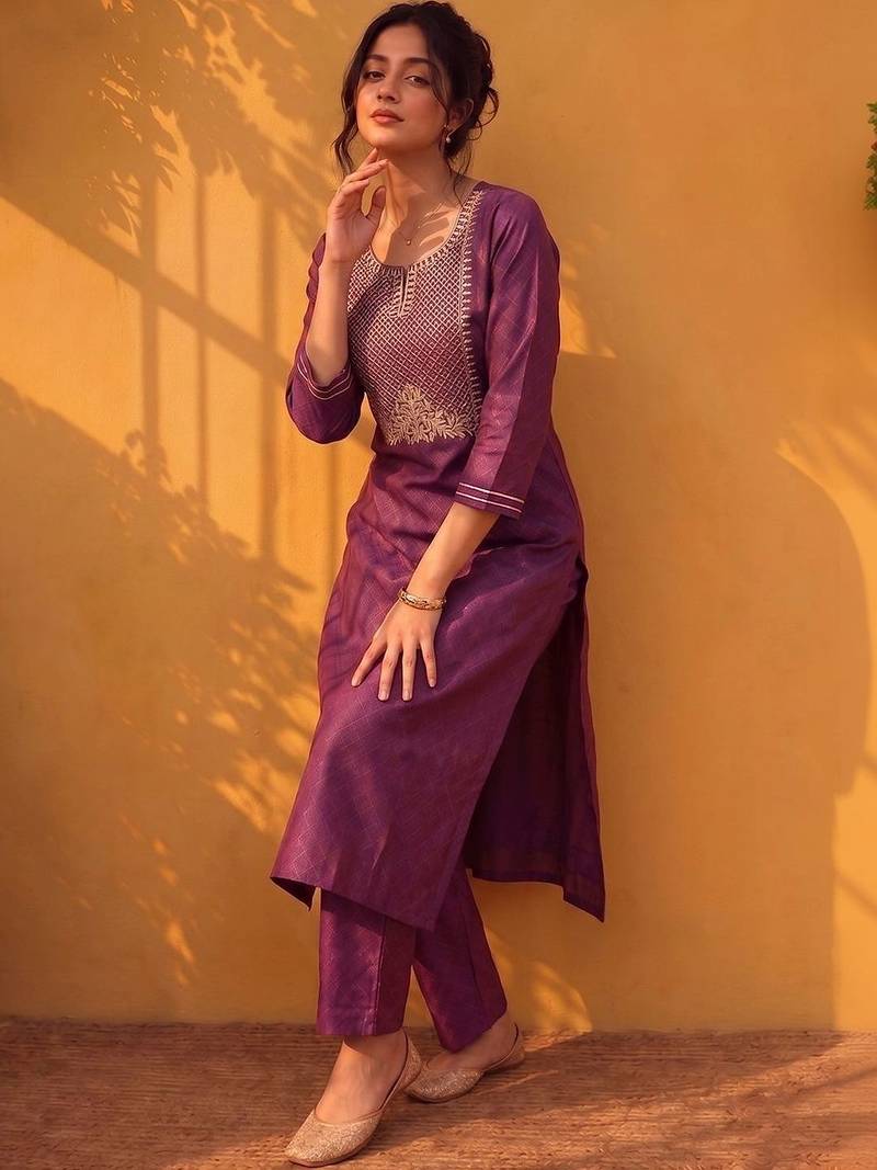 Women Ethnic Motifs Embroidered Regular Gotta Patti Kurta with Trousers & With Dupatta