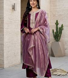 Women Yoke Design Regular Sequinned Kurta with Trousers & With Dupatta