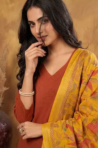 Women Regular Kurta with Trousers & With Dupatta