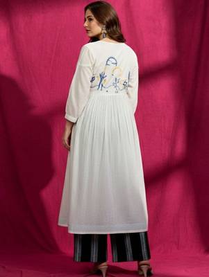 Women Ethnic Motifs Embroidered Empire Kurta with Palazzos 5
