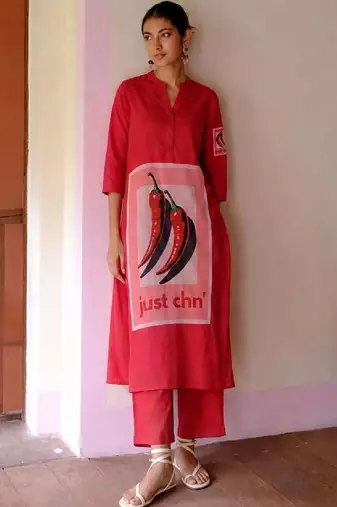 Women Printed Regular Kurta with Trousers