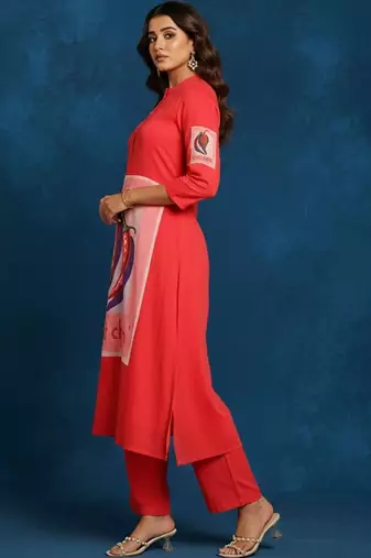 Women Printed Regular Kurta with Trousers