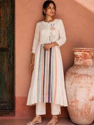 Women Embroidered Empire Kurta with Trousers 1