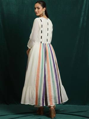Women Embroidered Empire Kurta with Trousers 2