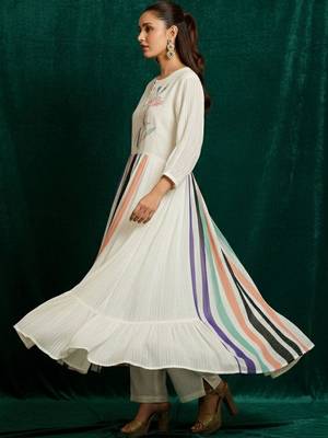 Women Embroidered Empire Kurta with Trousers 3
