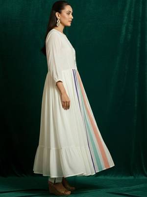 Women Embroidered Empire Kurta with Trousers 4