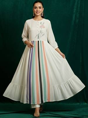 Women Embroidered Empire Kurta with Trousers 7