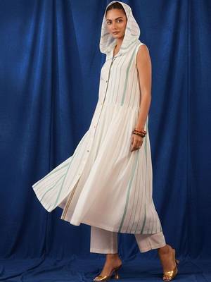 Women Ethnic Motifs Printed Regular Pure Cotton Kurta with Trousers 4