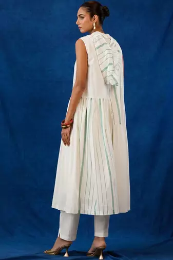 Women Ethnic Motifs Printed Regular Pure Cotton Kurta with Trousers