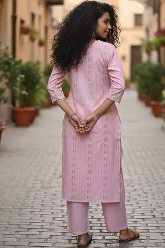 Women Printed Regular Kurta with Trousers