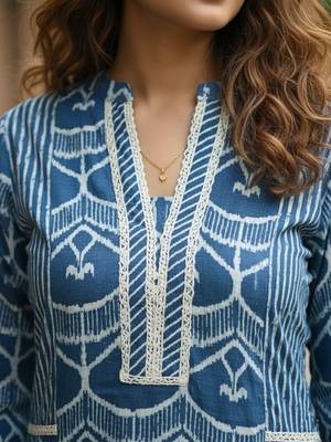 Women Ethnic Motifs Printed Regular Kurta with Trousers 5