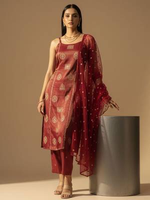 Women Regular Kurta with Trousers & With Dupatta 4