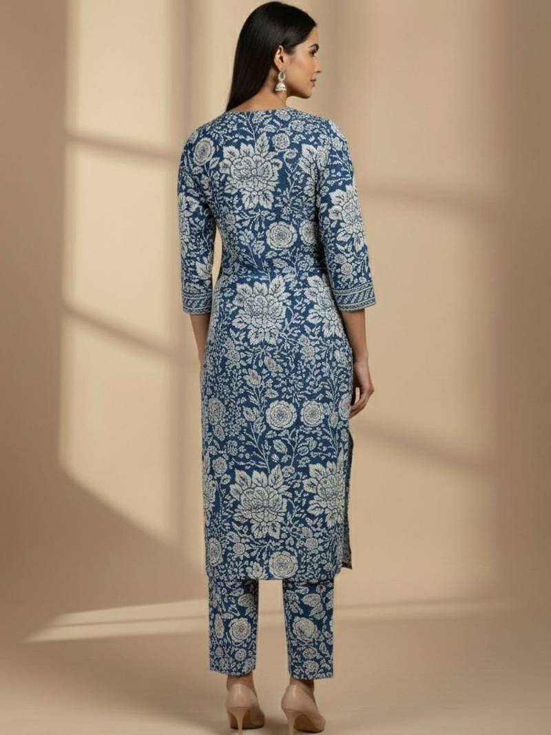 Women Floral Printed Regular Kurta with Trousers & With Dupatta