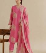 Women Ethnic Motifs Printed Regular Kurta with Trousers & With Dupatta