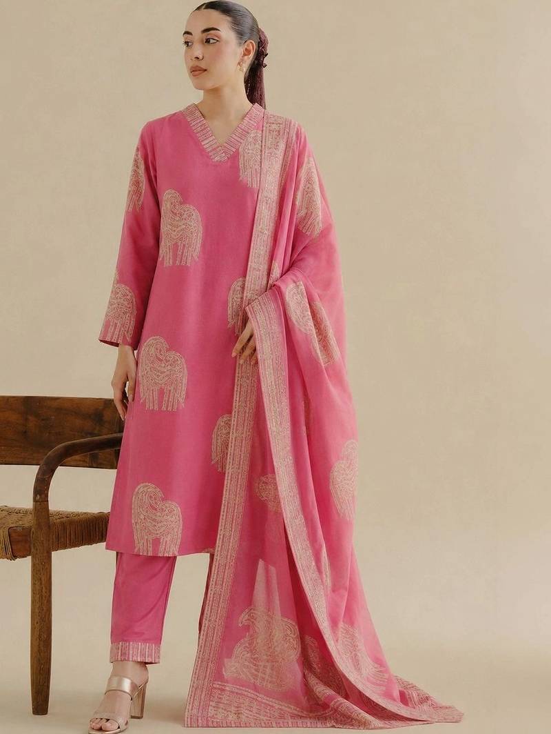 Women Ethnic Motifs Printed Regular Kurta with Trousers & With Dupatta