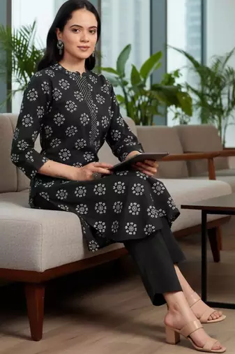 Women Ethnic Motifs Printed Regular Kurta with Trousers