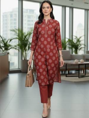 Women Ethnic Motifs Printed Regular Kurta with Trousers 2
