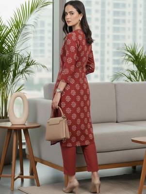 Women Ethnic Motifs Printed Regular Kurta with Trousers 4