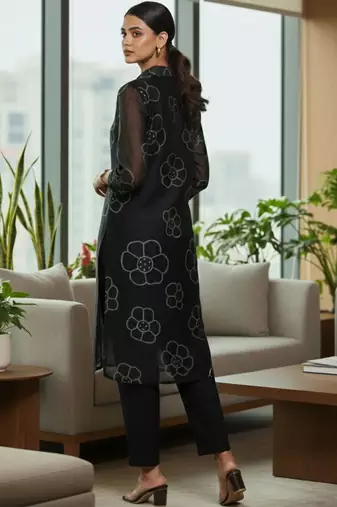 Women Floral Printed Regular Chanderi Silk Kurta with Trousers