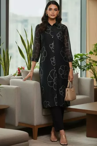 Women Floral Printed Regular Chanderi Silk Kurta with Trousers