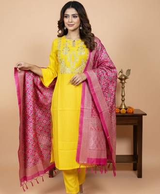 Women Ethnic Motifs Embroidered Regular Thread Work Kurta with Trousers & With Dupatta 2