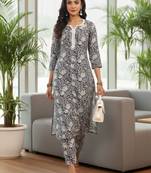 Women Ethnic Motifs Printed Regular Thread Work Kurta with Trousers & With Dupatta