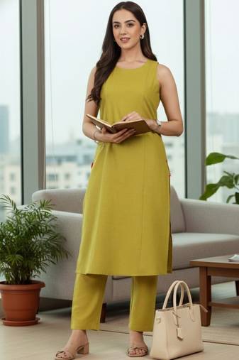 Women Regular Kurta with Trousers