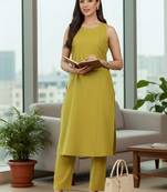 Women Regular Kurta with Trousers