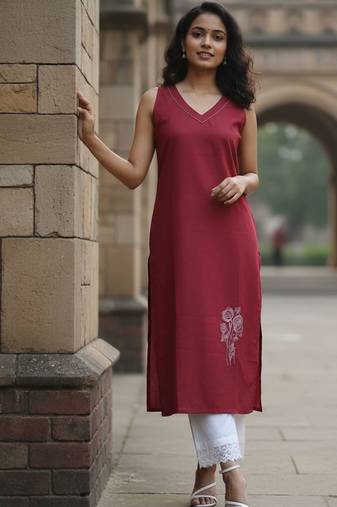 Women Ethnic Motifs Embroidered Regular Thread Work Kurta with Trousers