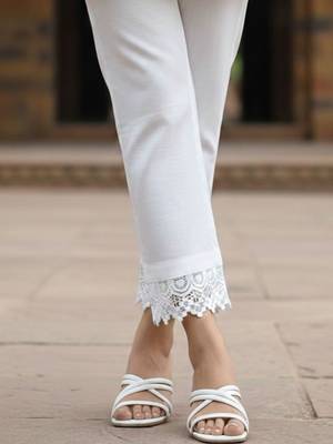 Women Ethnic Motifs Embroidered Regular Thread Work Kurta with Trousers 3